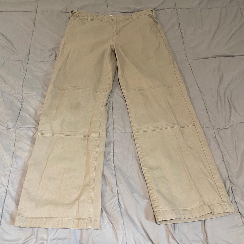 kaki pants
